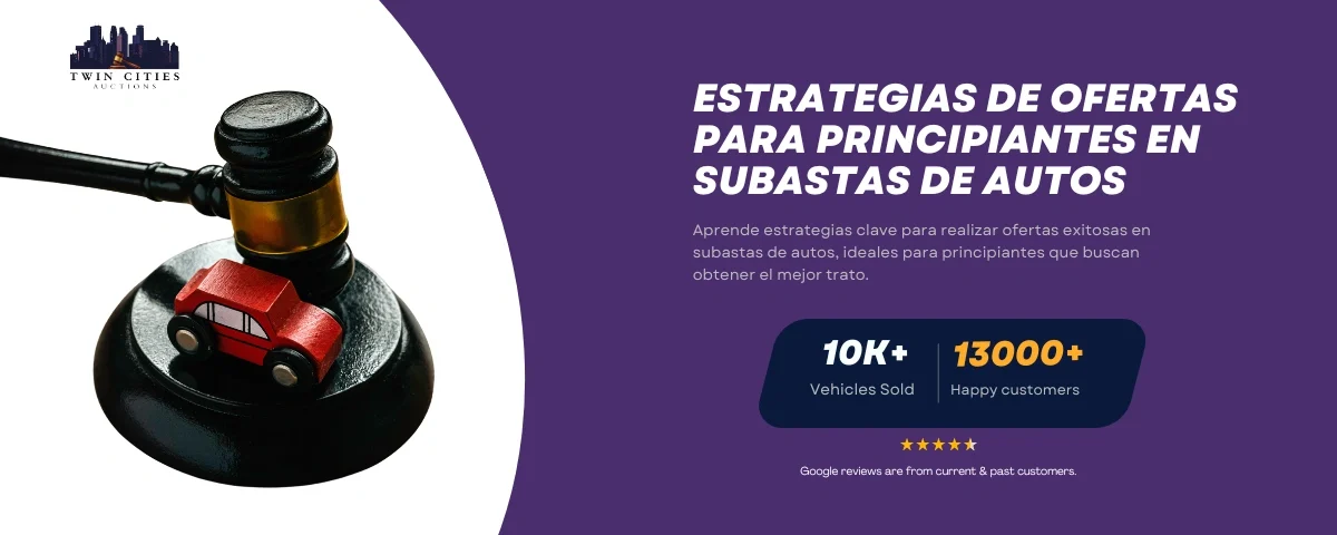 Imagen de un martillo de subasta con un automóvil de juguete, acompañada de texto sobre estrategias de ofertas para principiantes en subastas de autos.